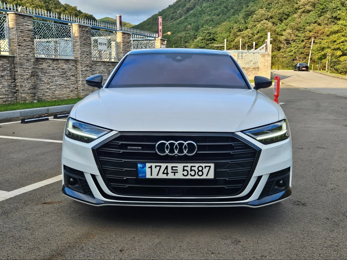 AUDI A8 D5