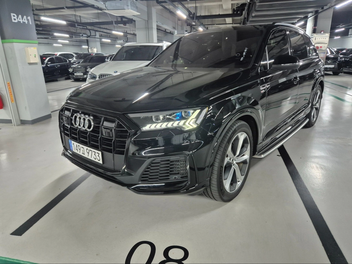 AUDI Q7 4M
