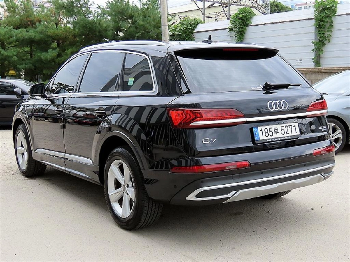 AUDI Q7 4M