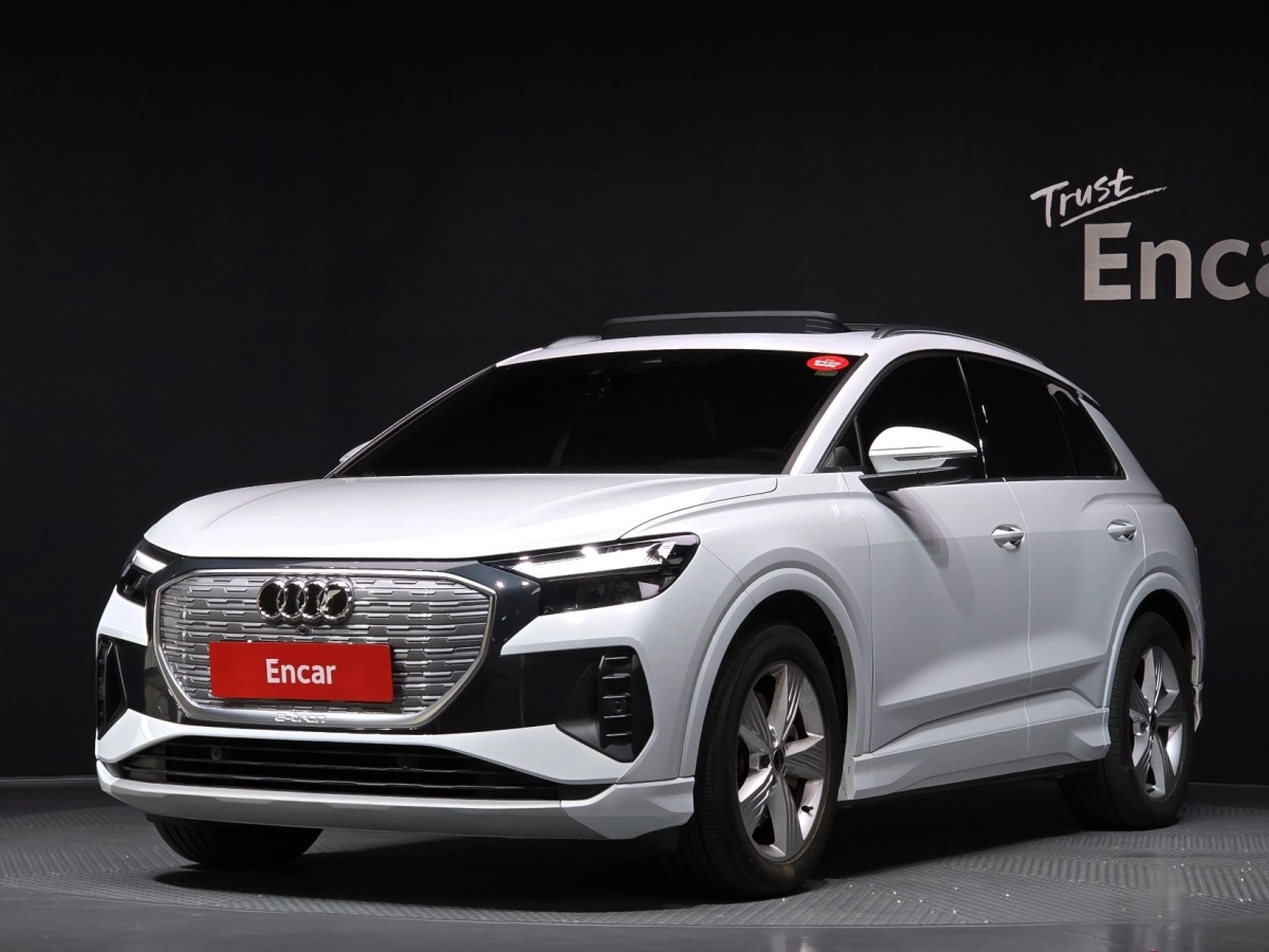 AUDI Q4 E-TRON F4