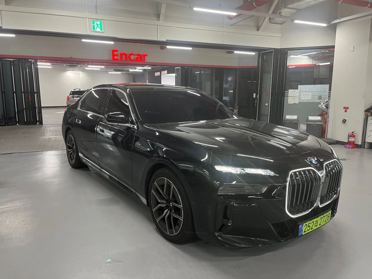 BMW 7-SERIES G70