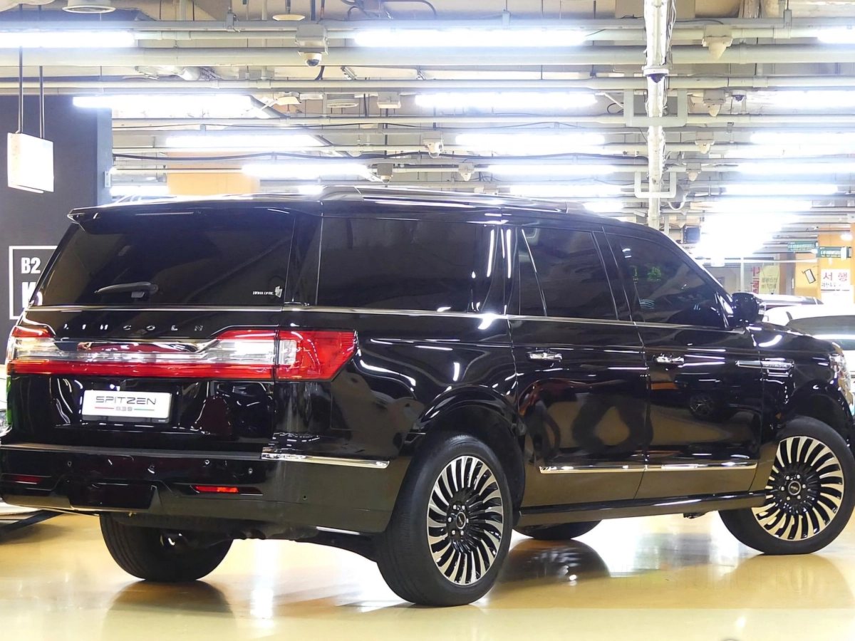 LINCOLN NAVIGATOR