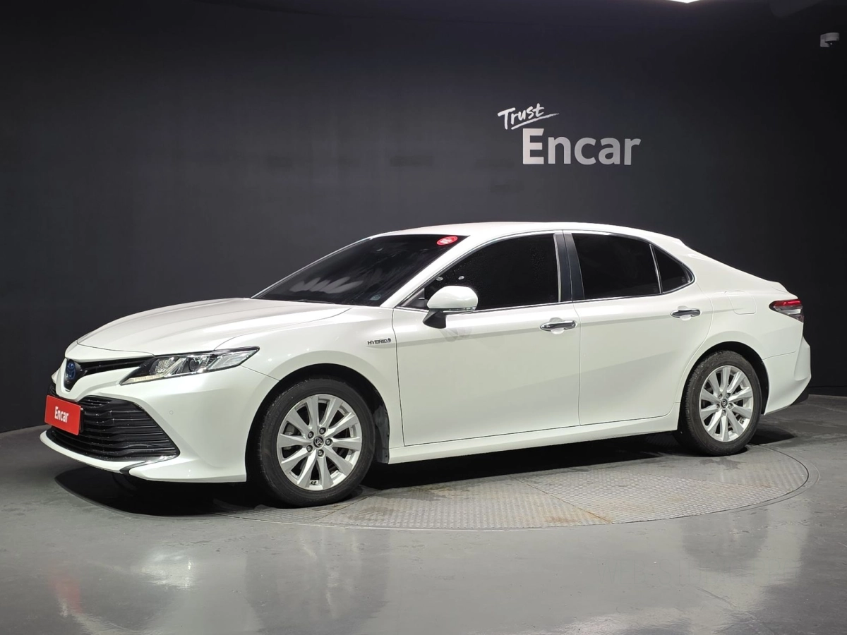 TOYOTA CAMRY XV70 2020