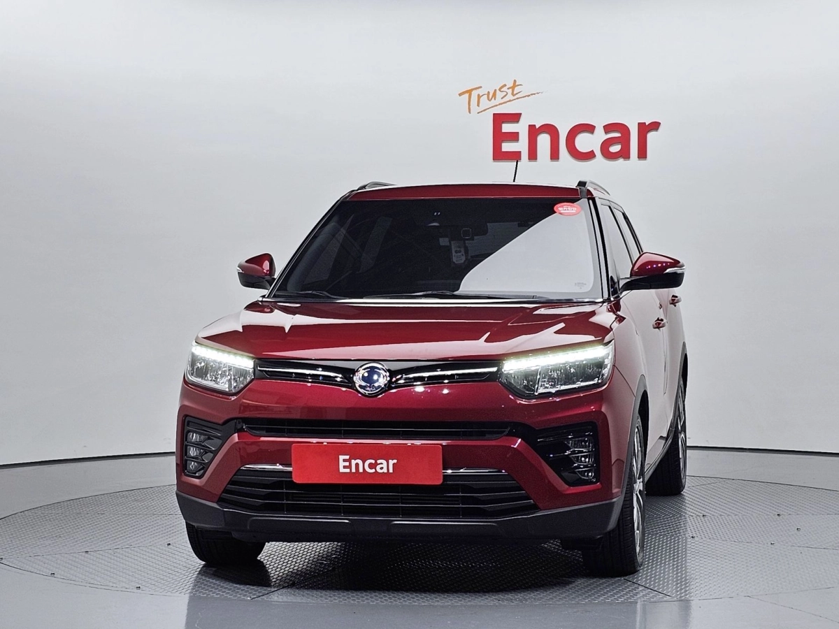 SSANGYONG TIVOLI VERY NEW