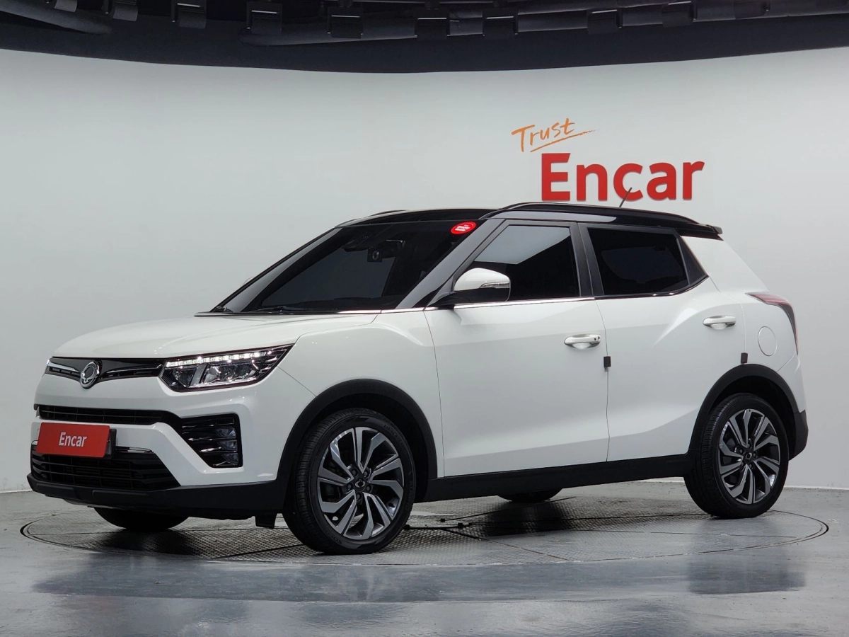 SSANGYONG TIVOLI VERY NEW