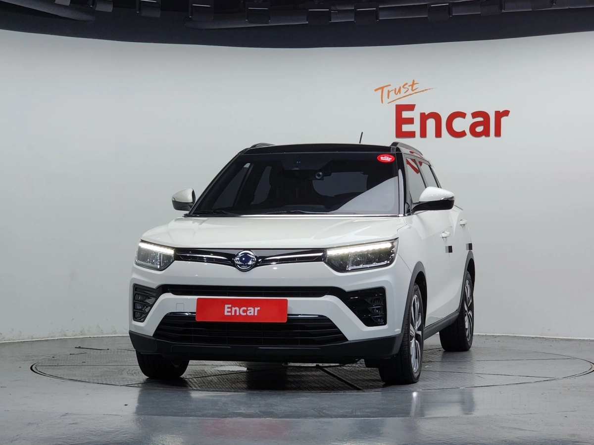 SSANGYONG TIVOLI VERY NEW