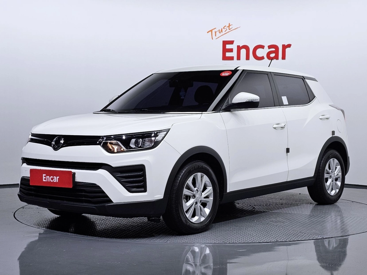 SSANGYONG TIVOLI VERY NEW