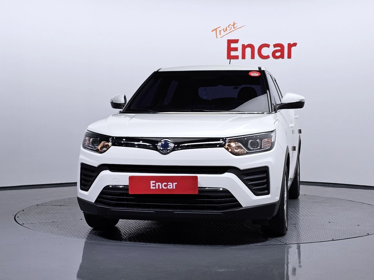 SSANGYONG TIVOLI VERY NEW