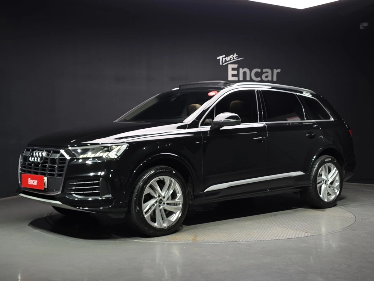 AUDI Q7 4M  2023