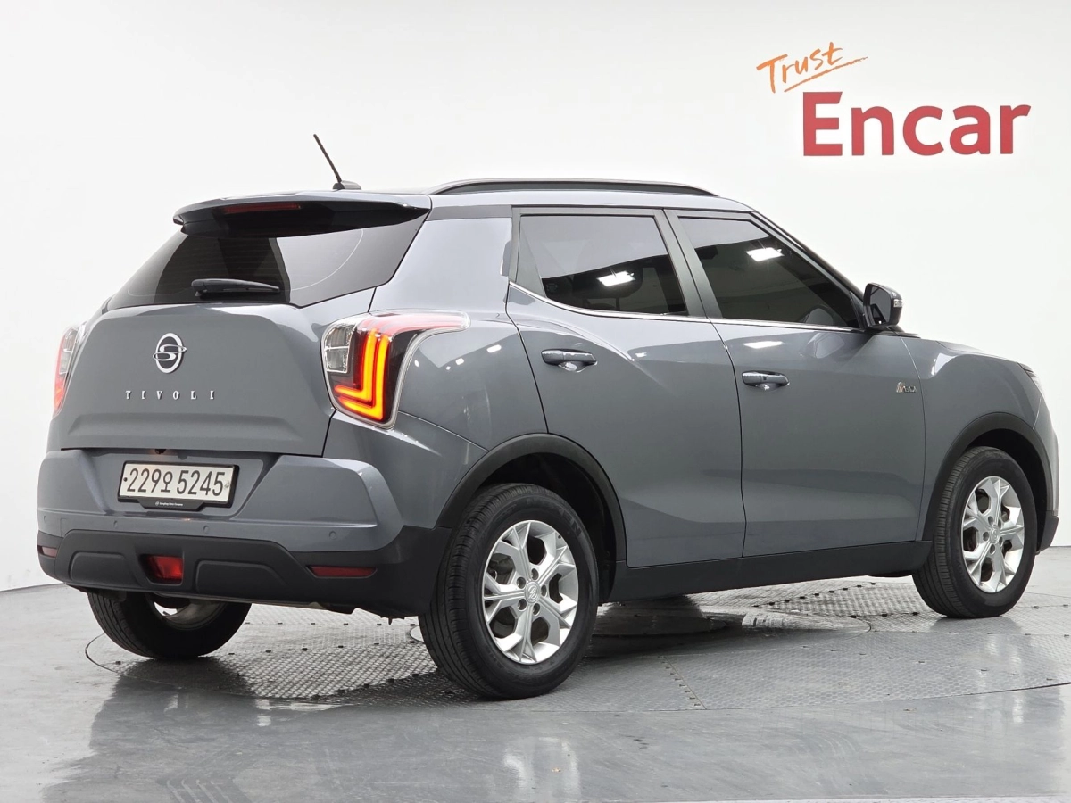 SSANGYONG TIVOLI VERY NEW