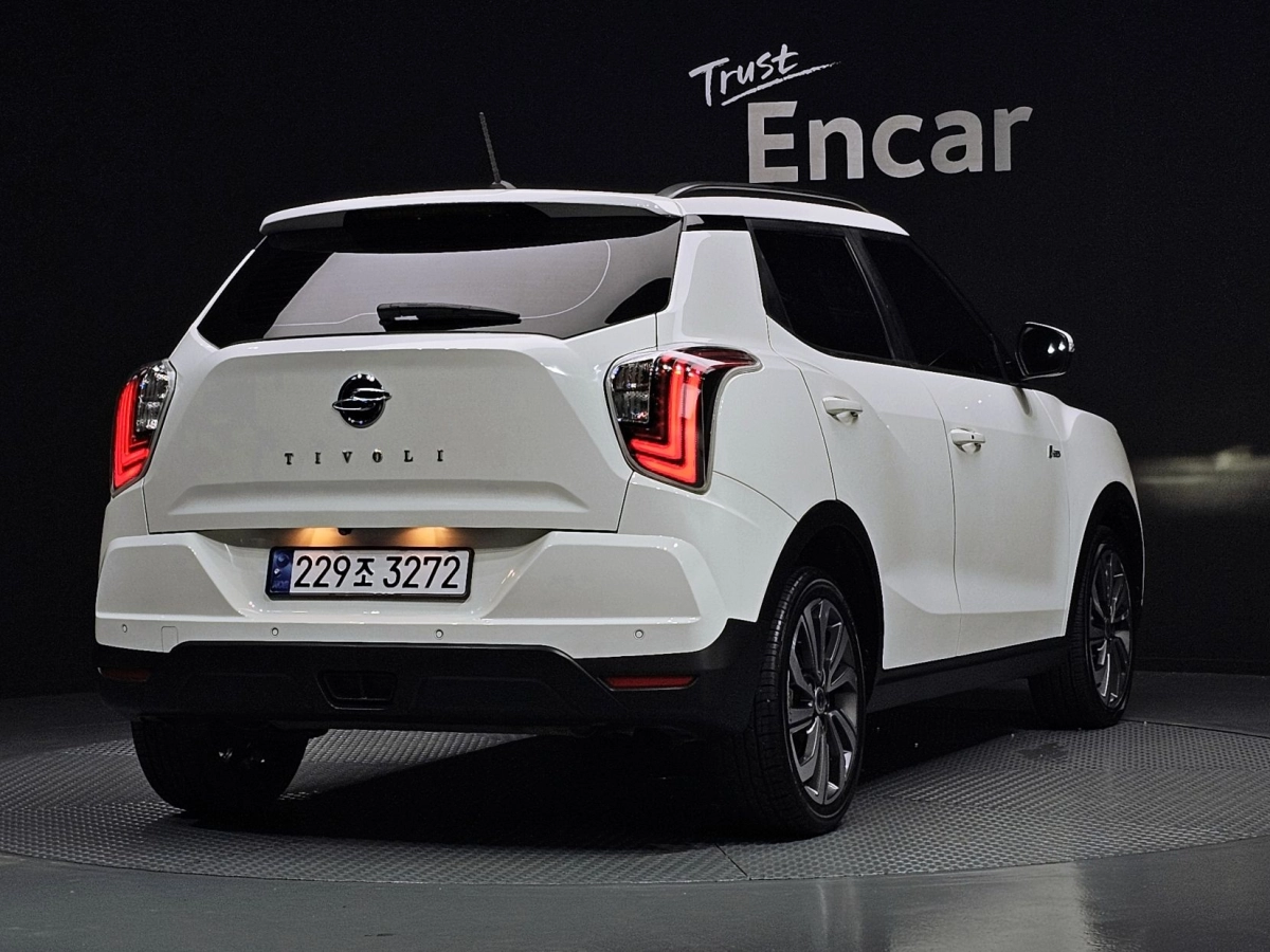 SSANGYONG TIVOLI VERY NEW