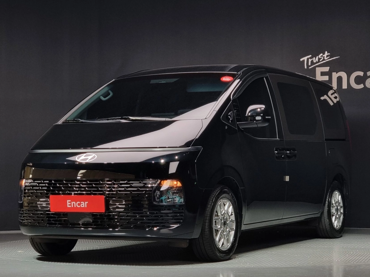 HYUNDAI STARIA 2024