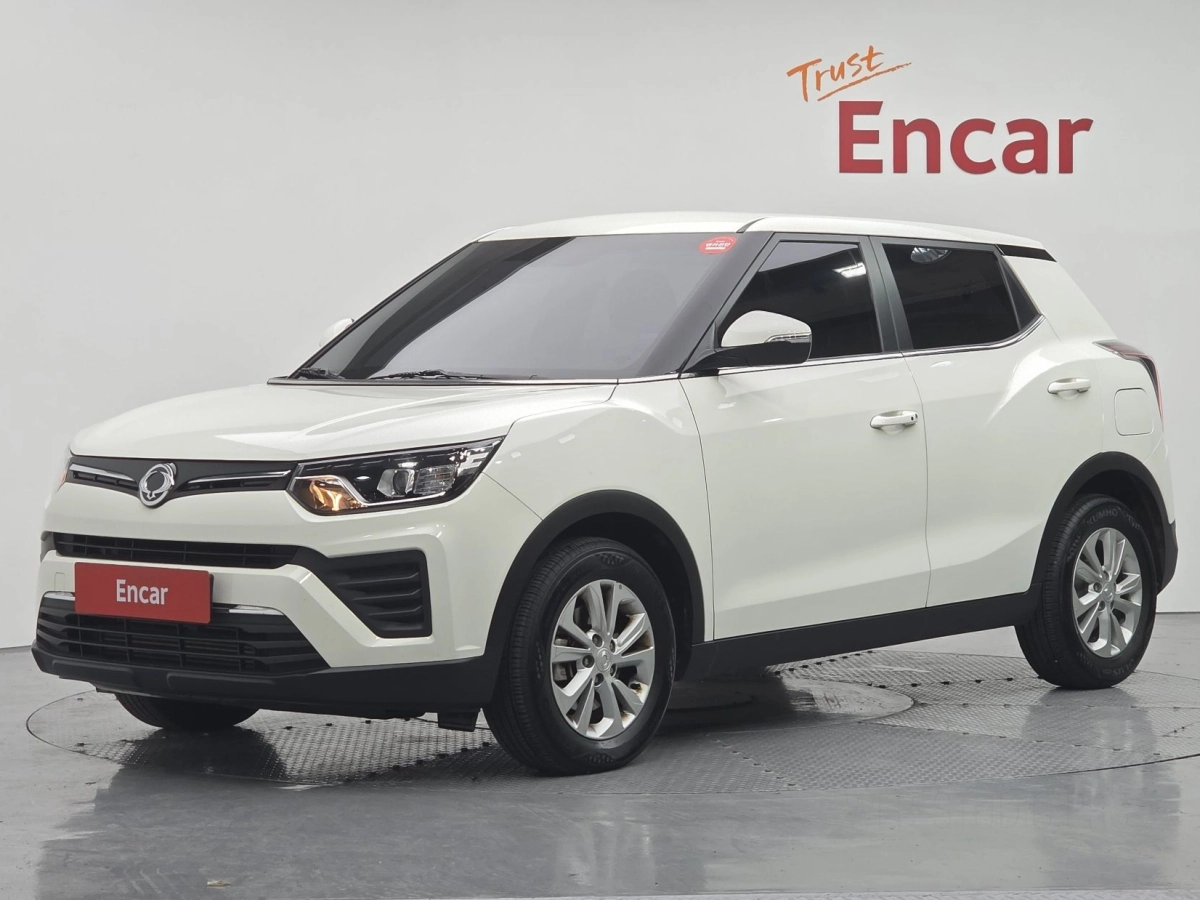 SSANGYONG TIVOLI VERY NEW