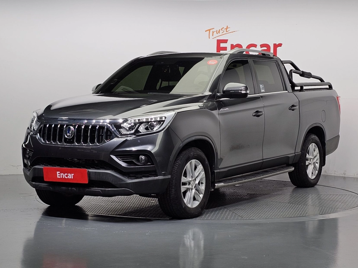 SSANGYONG REXTON SPORTS CAR