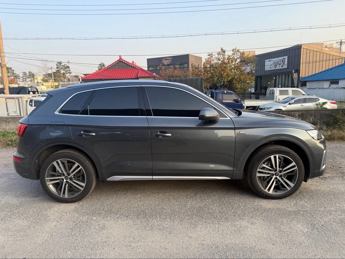 AUDI Q5 FY