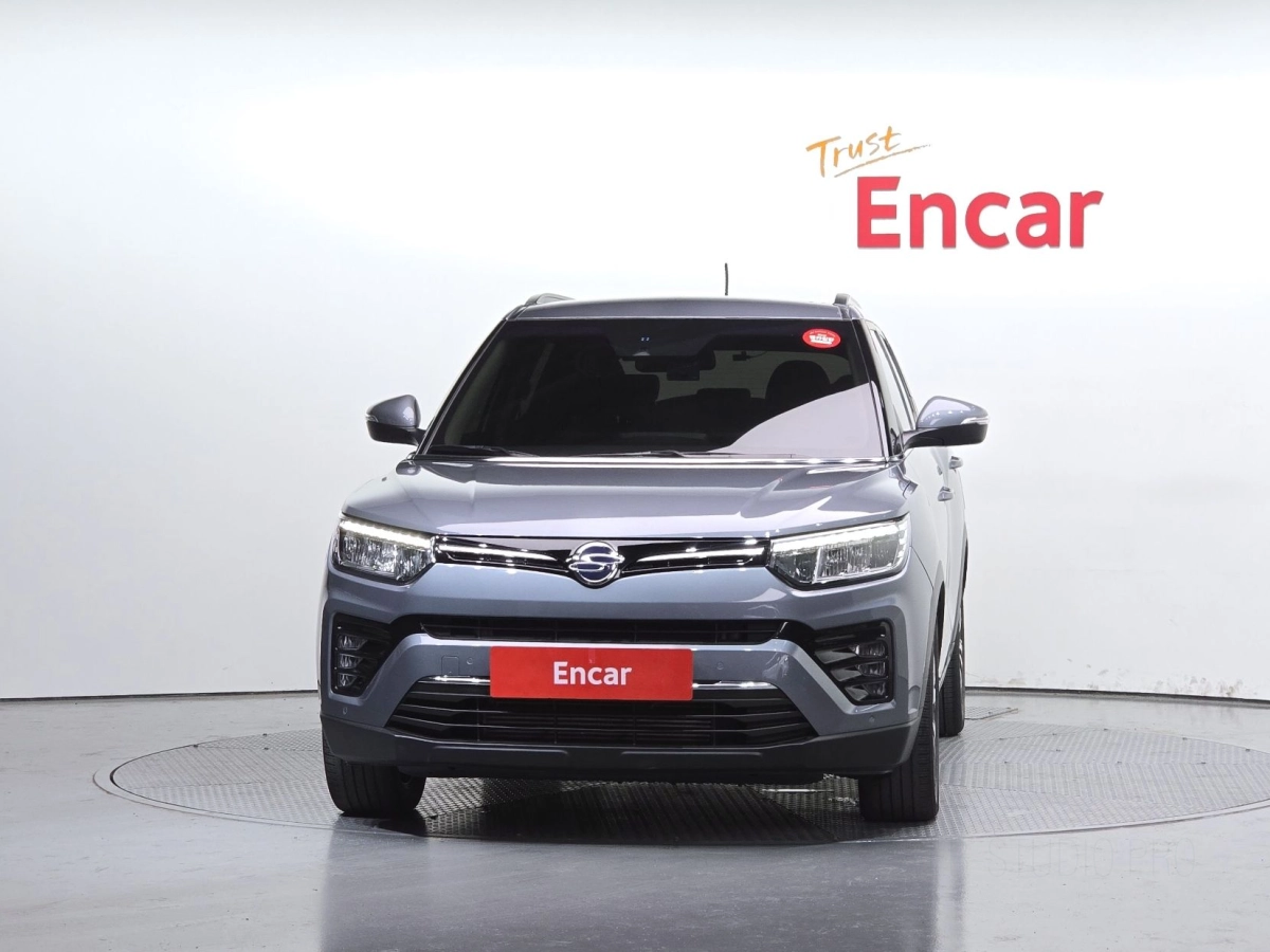 SSANGYONG TIVOLI VERY NEW