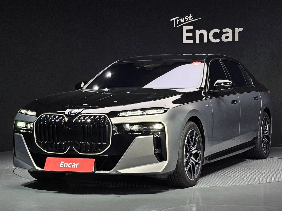 BMW 7-SERIES G70 2024