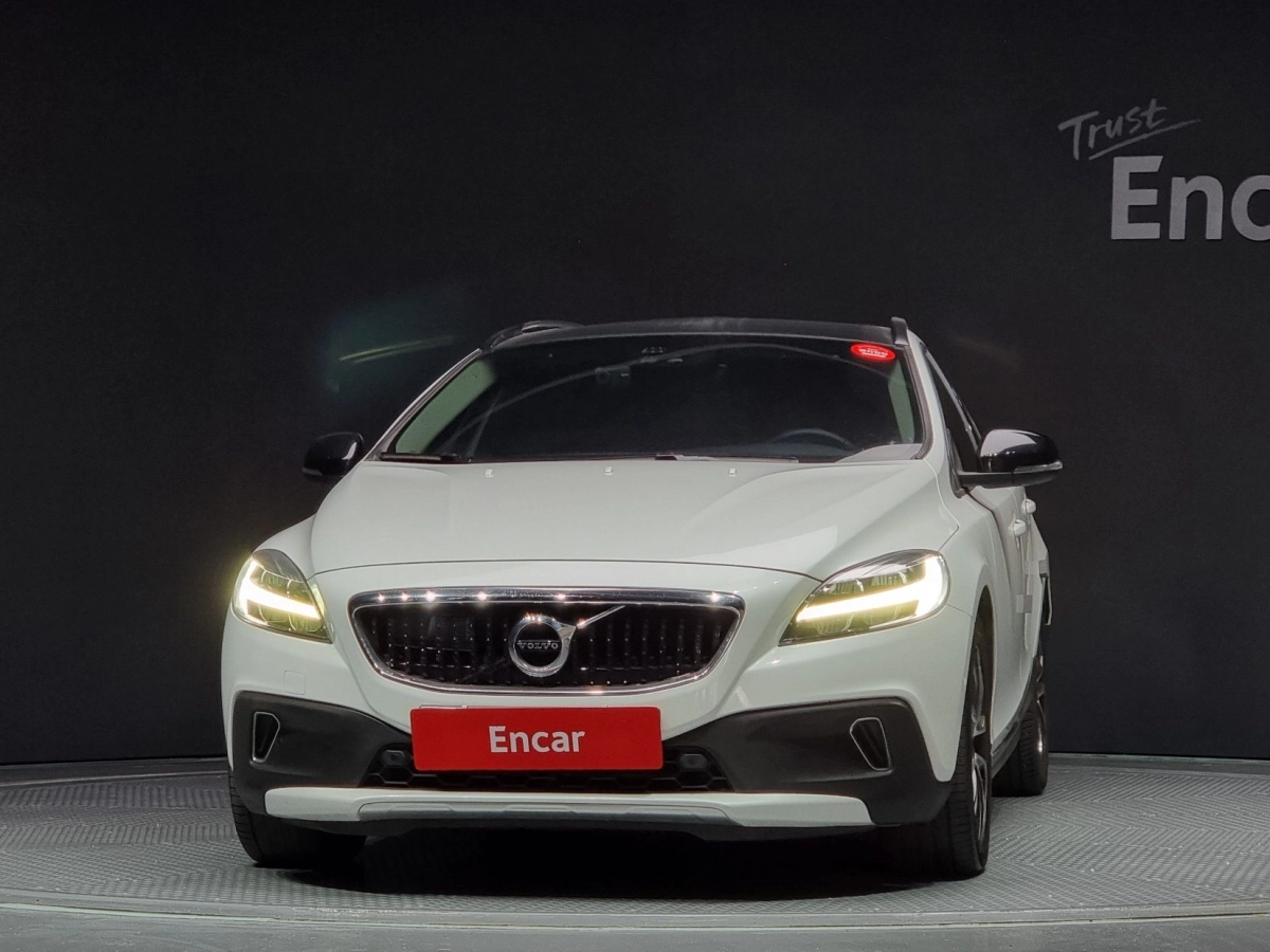 VOLVO V40 CROSS COUNTRY