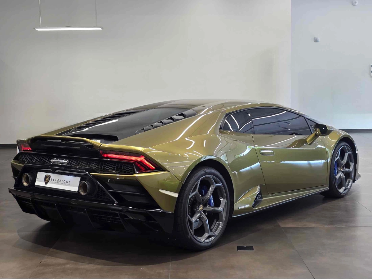 LAMBORGHINI HURACAN