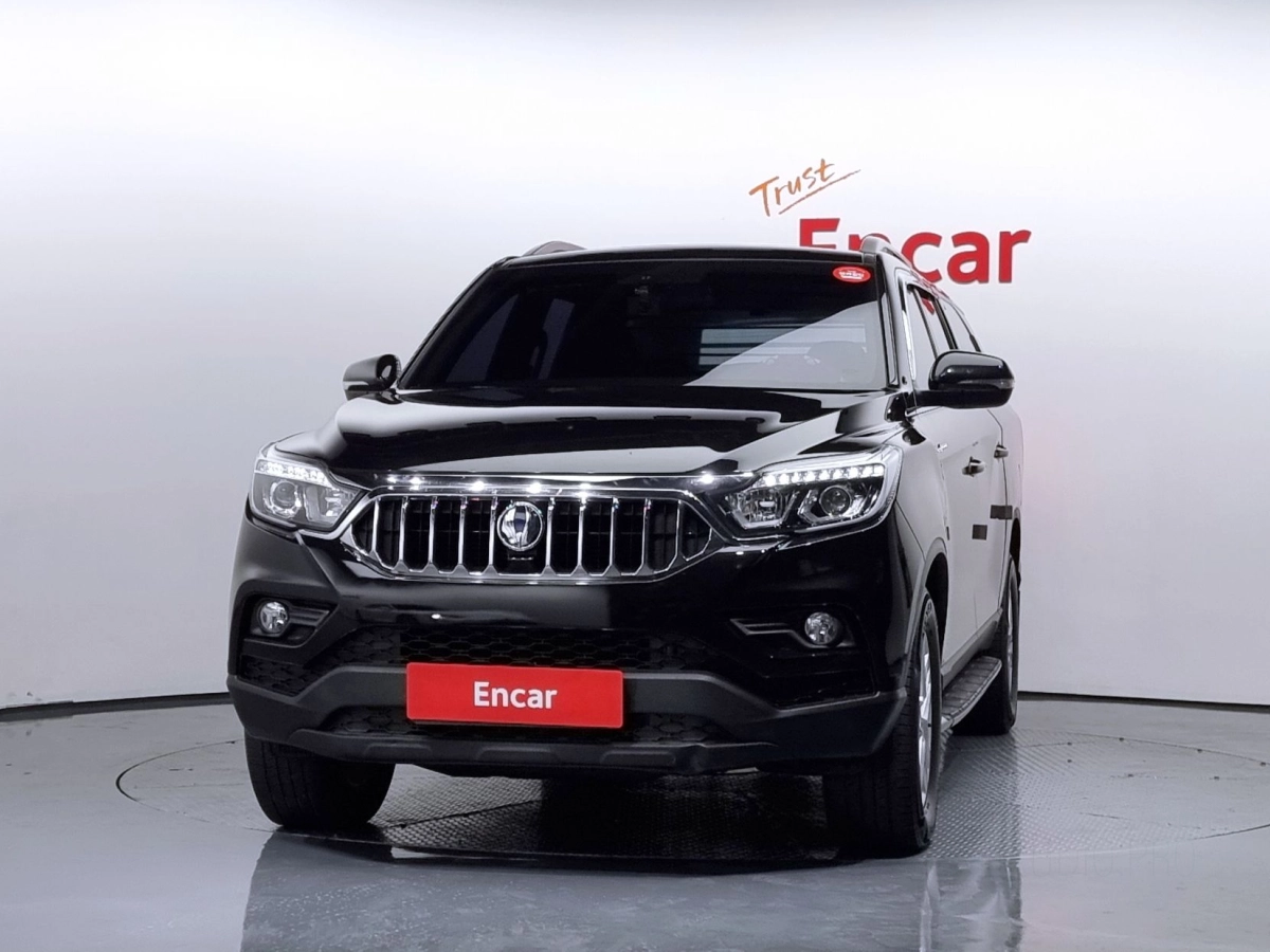 SSANGYONG REXTON SPORTS CAR