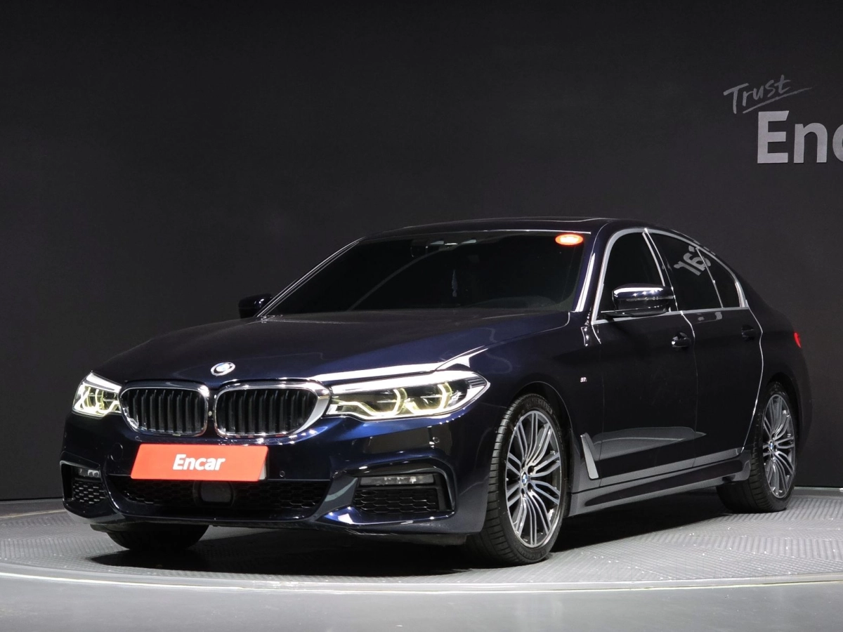 BMW 5-SERIES G30 2019