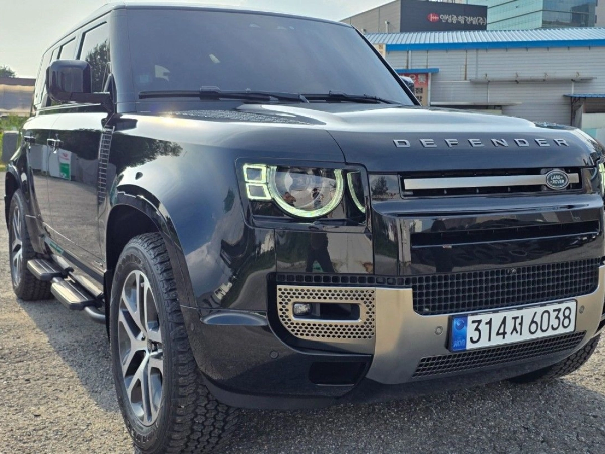LAND ROVER DEFENDER L663  2024