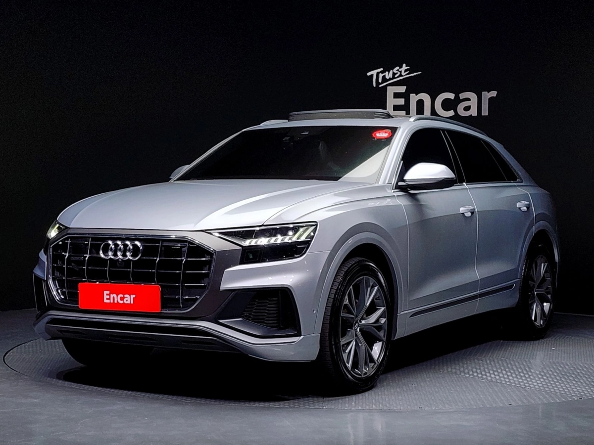 AUDI Q8 4M
