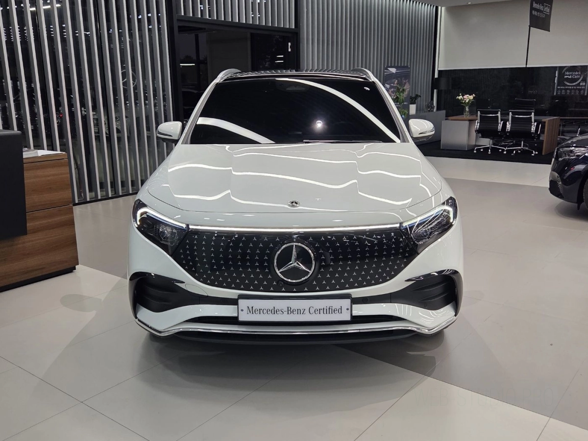 MERCEDES BENZ EQA H243