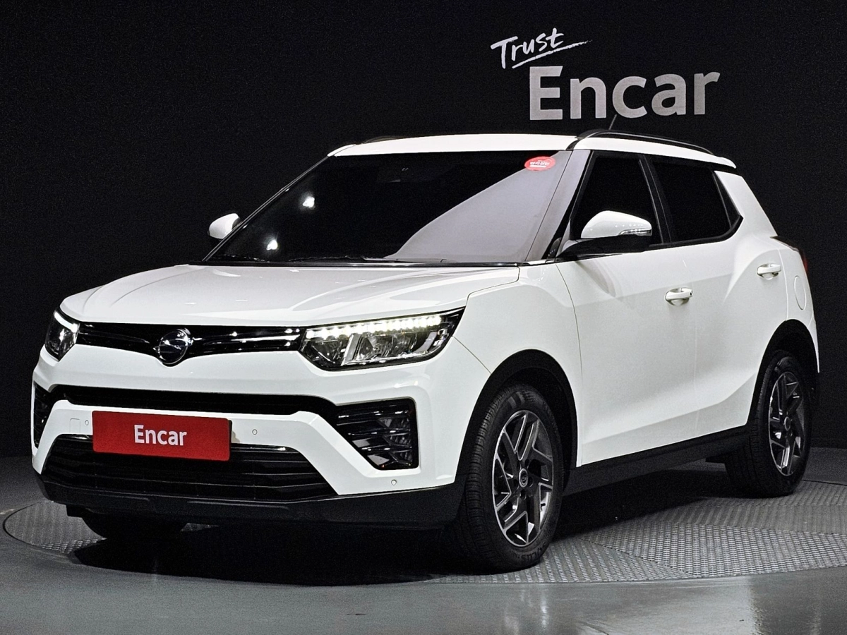 SSANGYONG TIVOLI VERY NEW