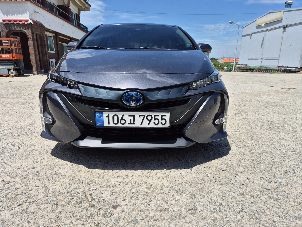 TOYOTA PRIUS PRIME