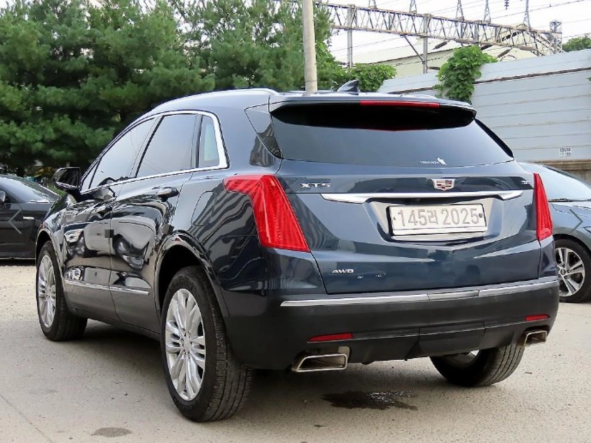 CADILLAC XT5
