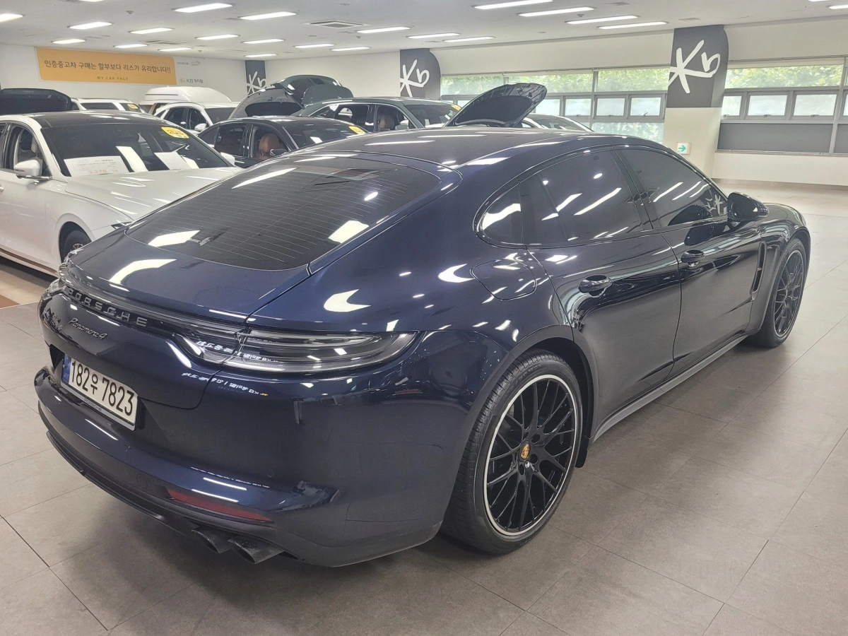 PORSCHE PANAMERA 971