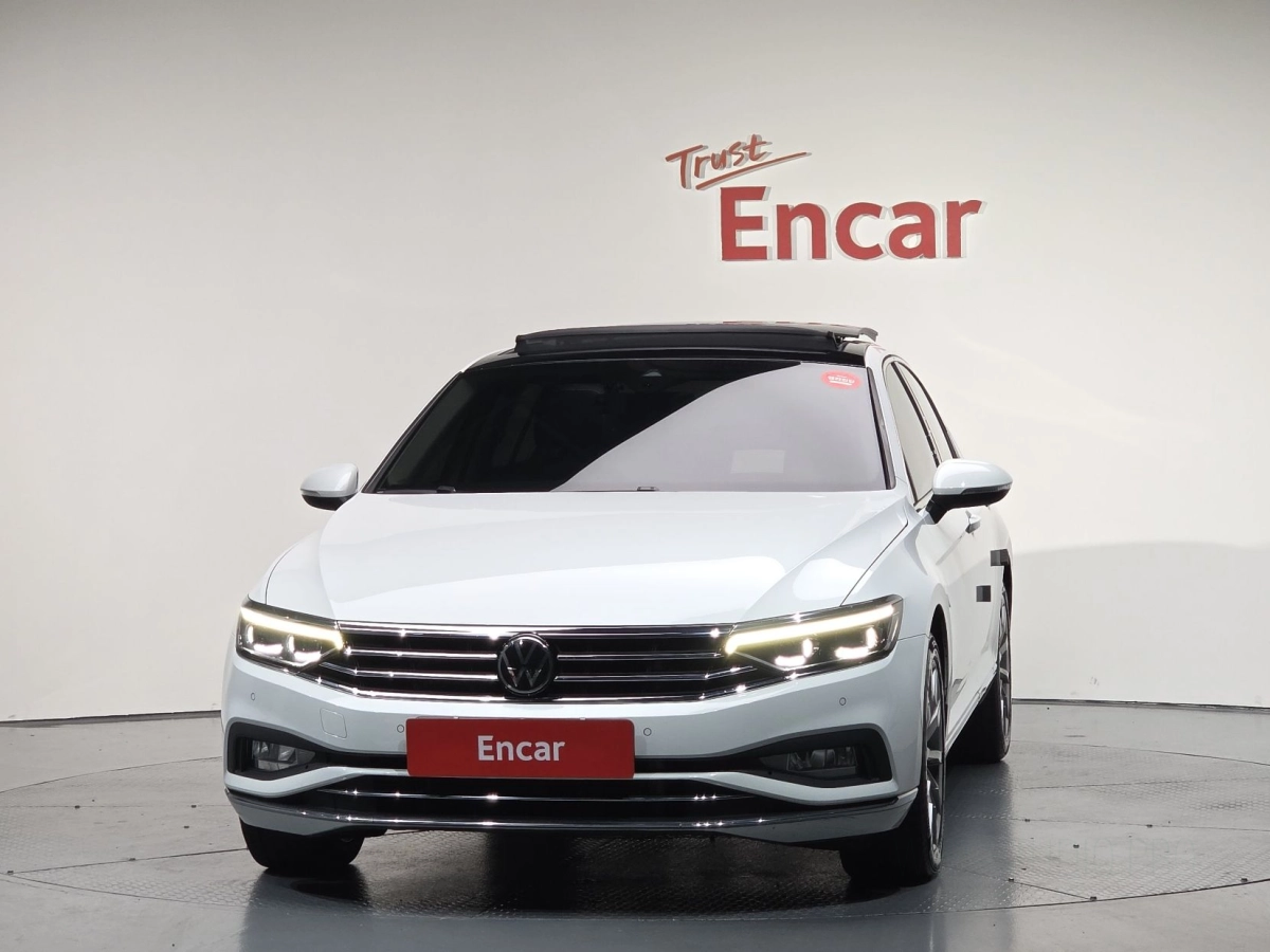 VOLKSWAGEN PASSAT GT B8