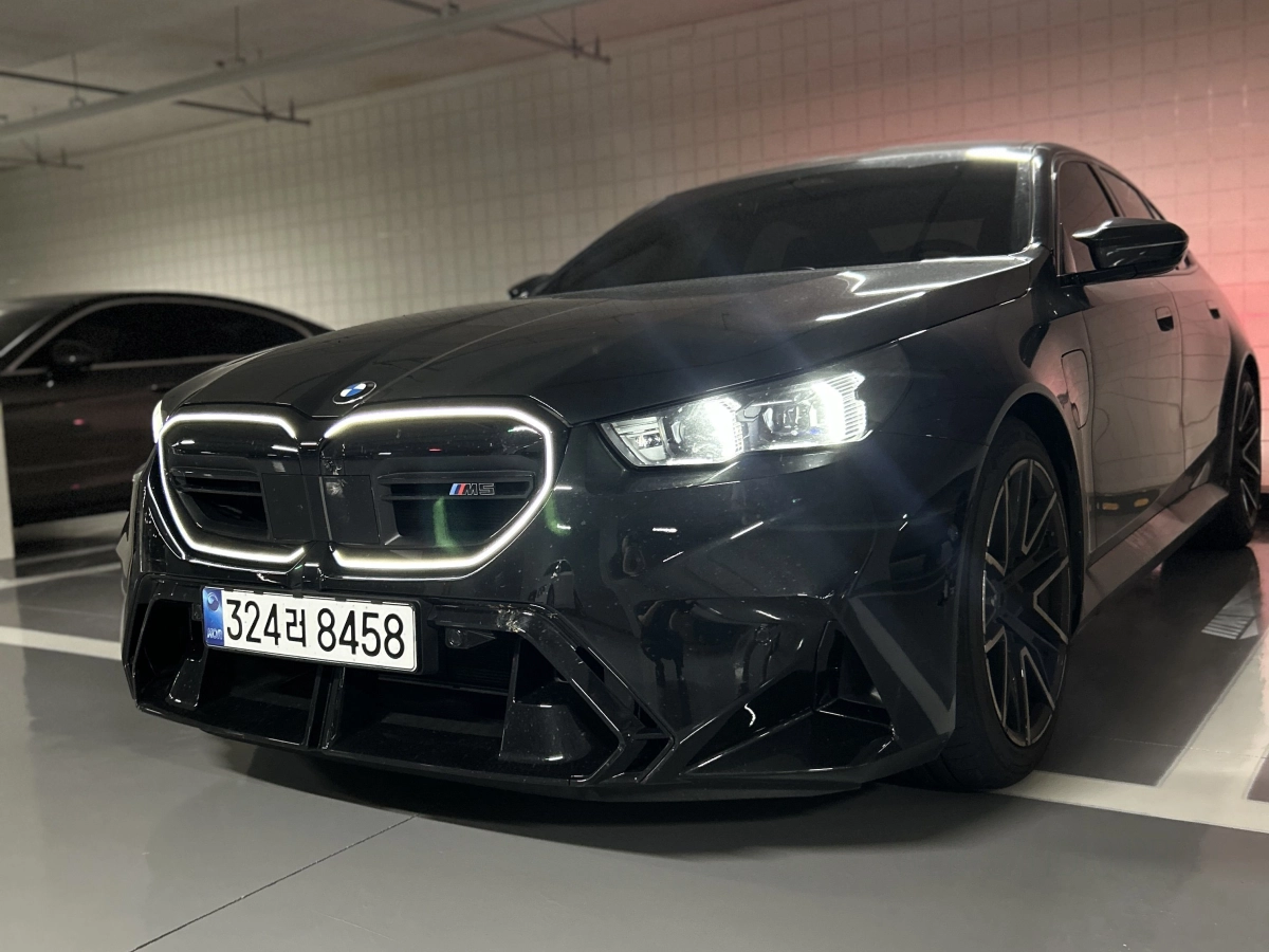 BMW M5 G90