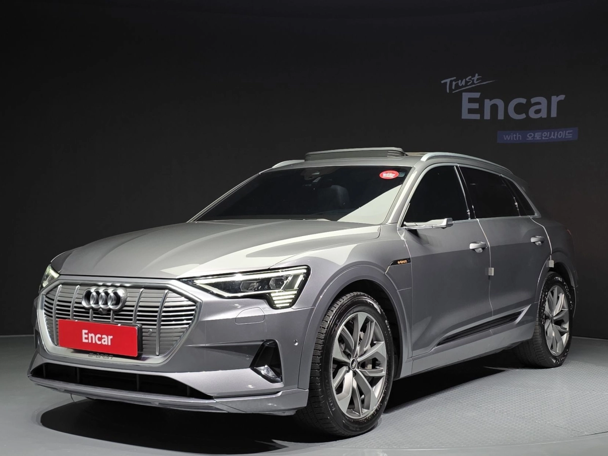AUDI E-TRON  2021