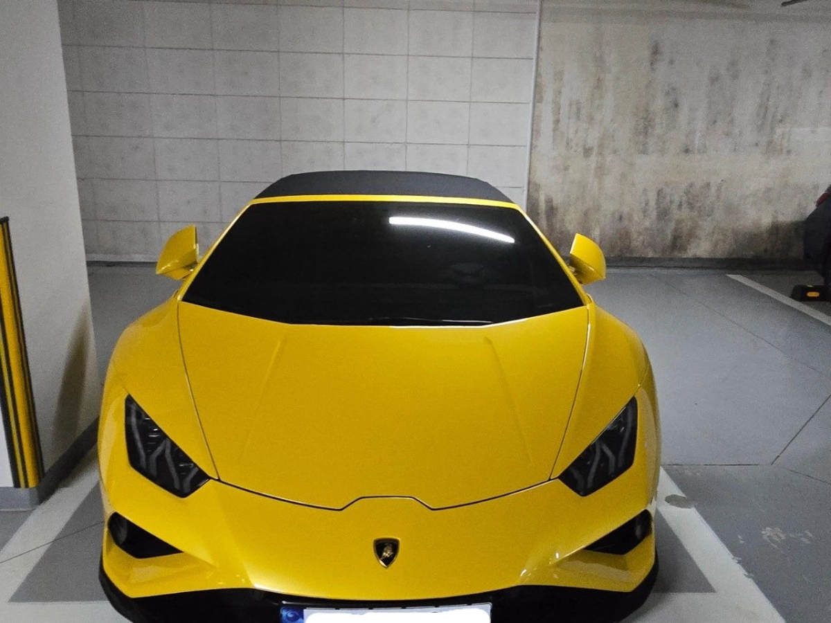 LAMBORGHINI HURACAN