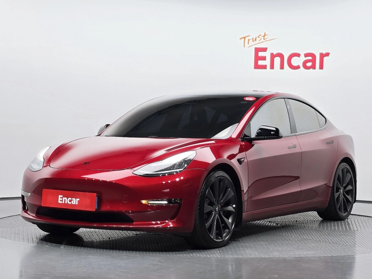 TESLA MODEL 3