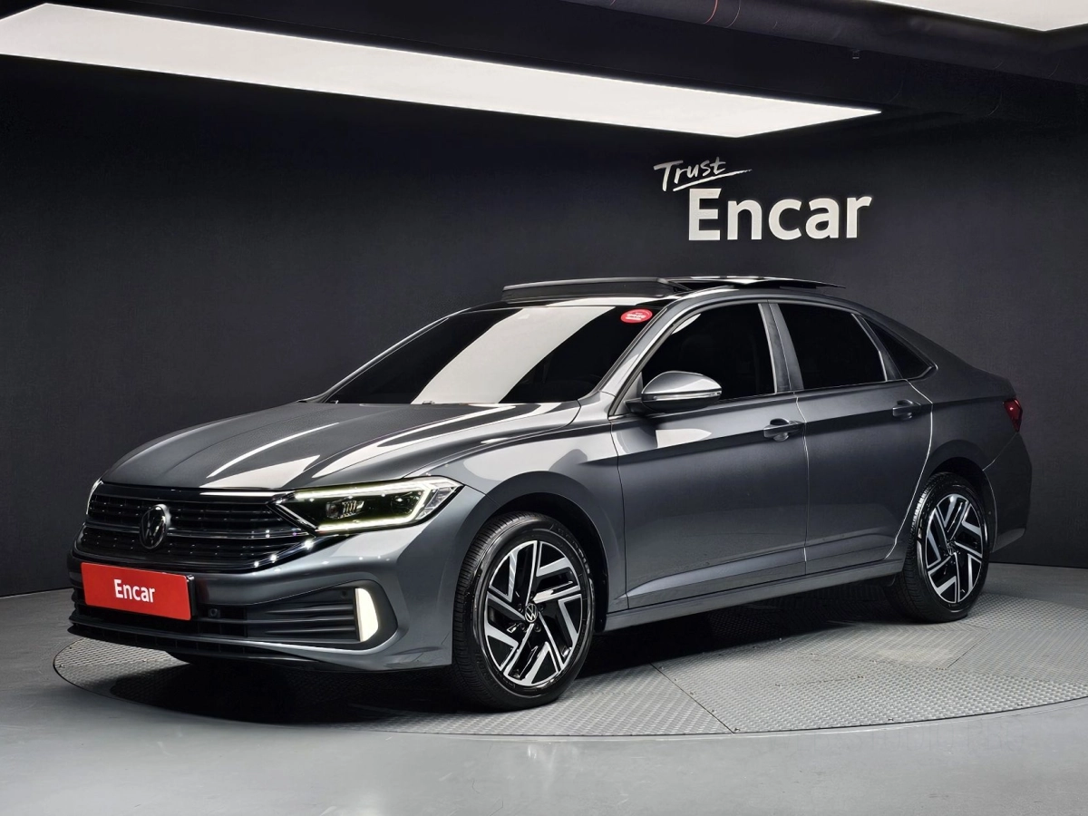 VOLKSWAGEN JETTA  2024