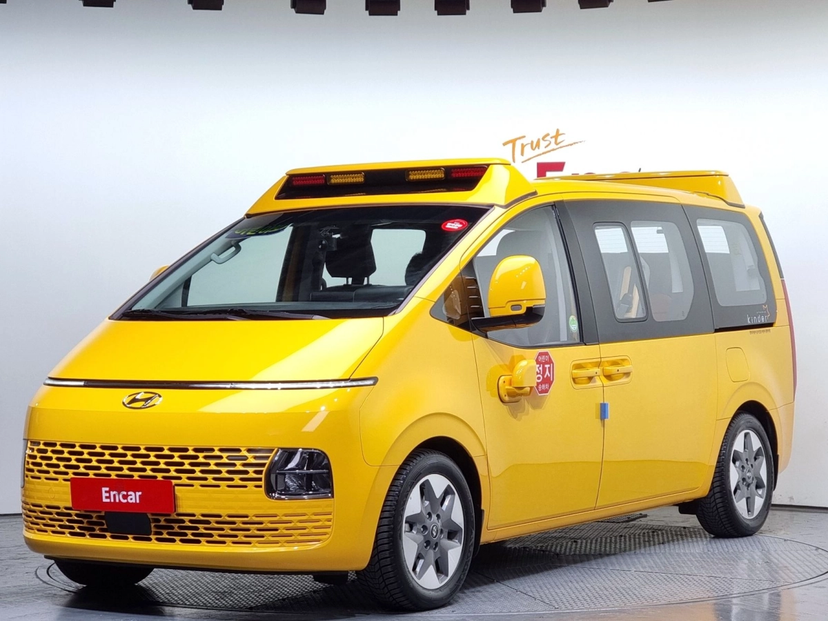 HYUNDAI STARIA 2023