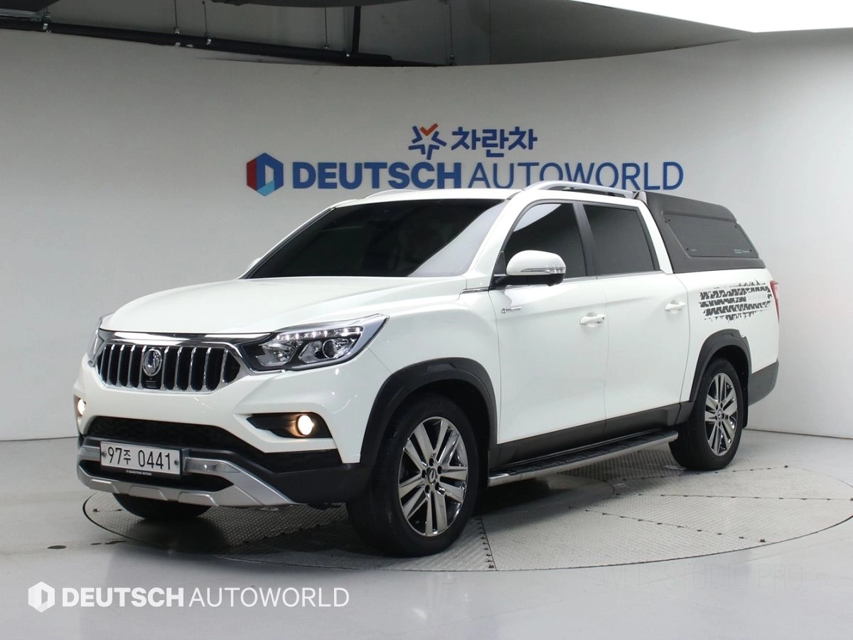 SSANGYONG REXTON SPORTS CAR