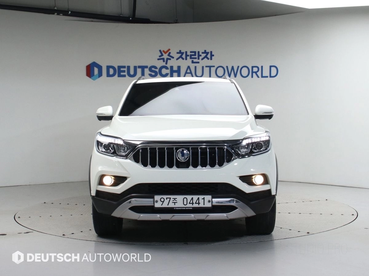 SSANGYONG REXTON SPORTS CAR