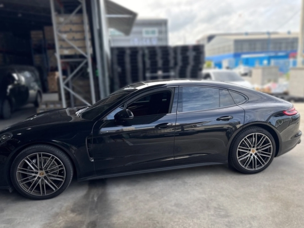 PORSCHE PANAMERA 971