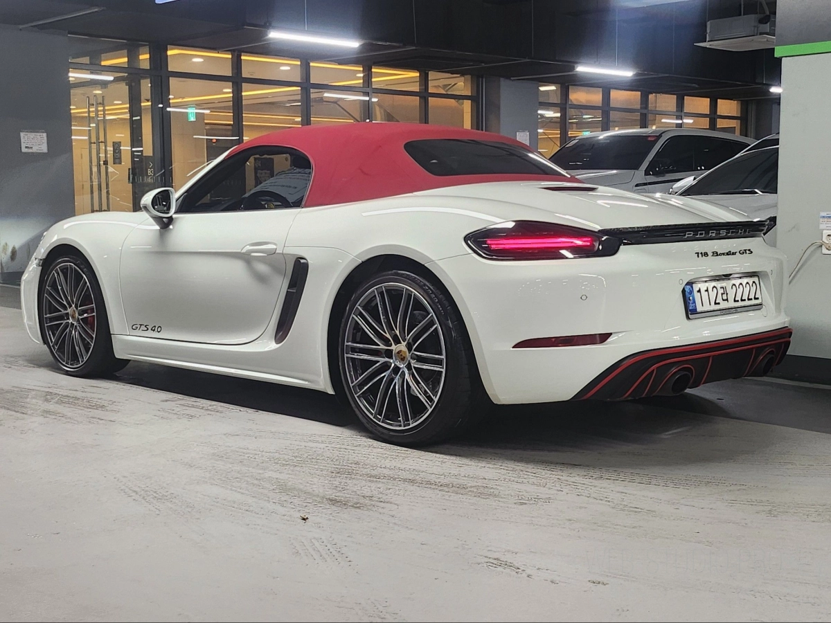 PORSCHE 718 BOXSTER