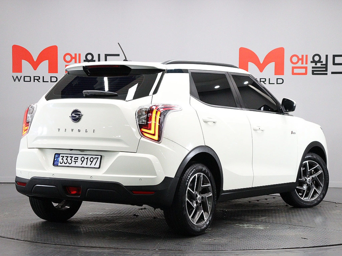 SSANGYONG TIVOLI VERY NEW