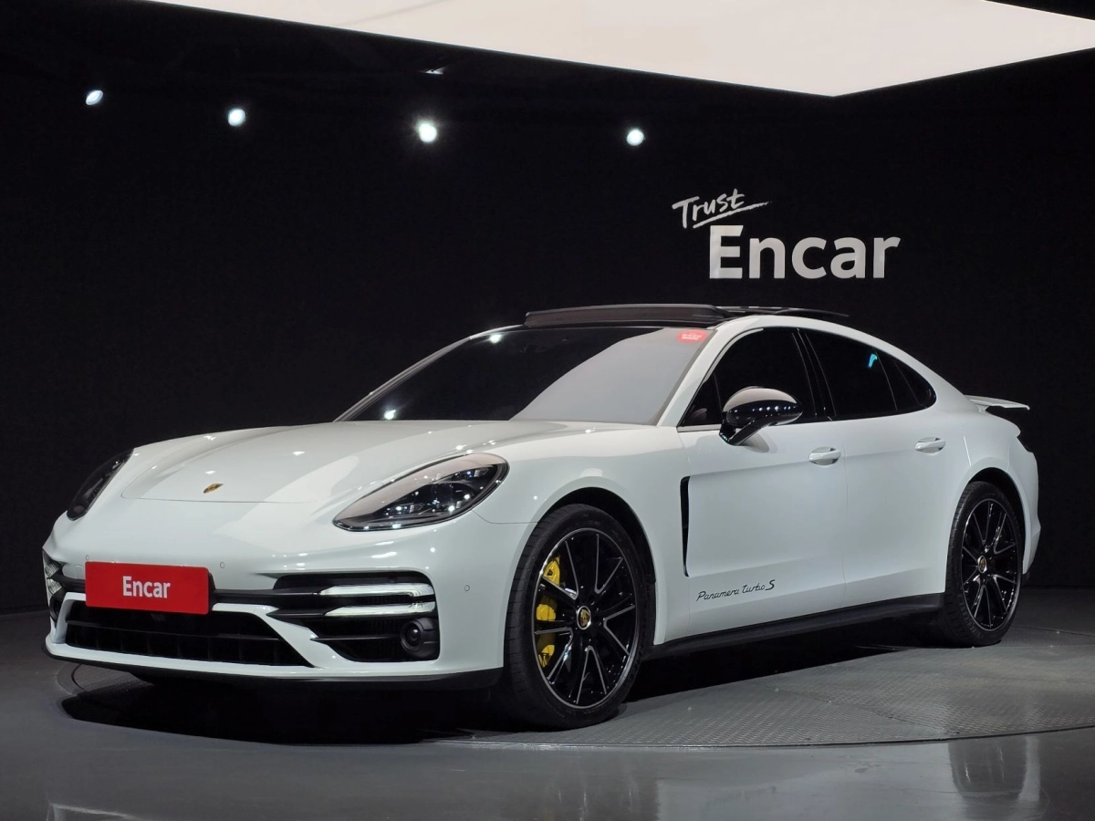 PORSCHE PANAMERA 971  2023