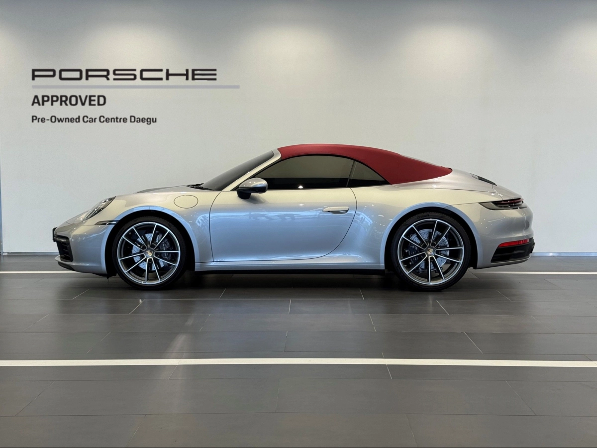 PORSCHE 911 992