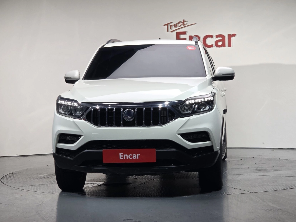 SSANGYONG REXTON SPORTS CAR