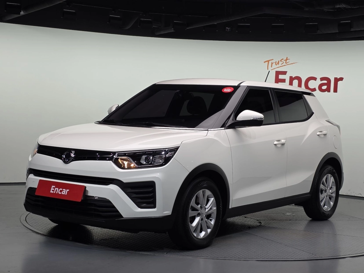 SSANGYONG TIVOLI VERY NEW