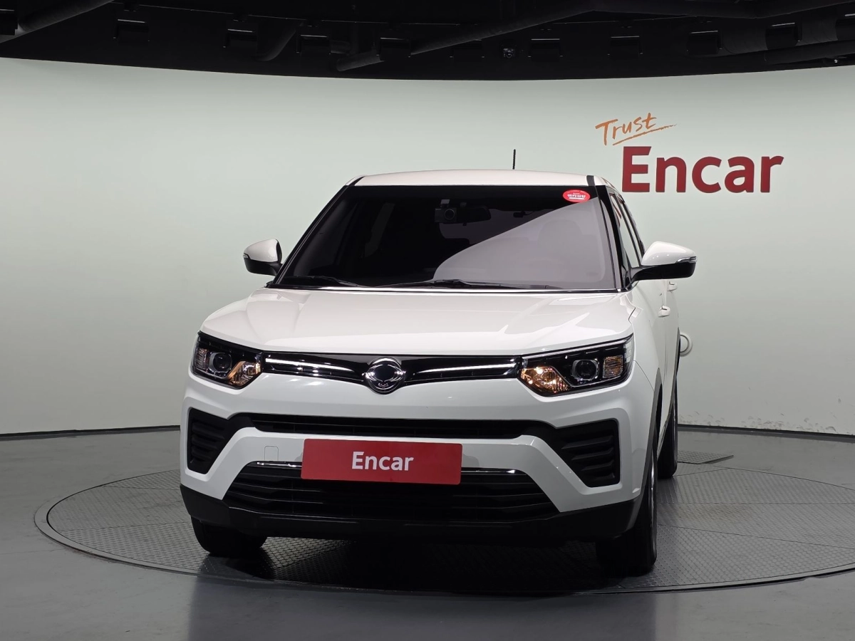 SSANGYONG TIVOLI VERY NEW