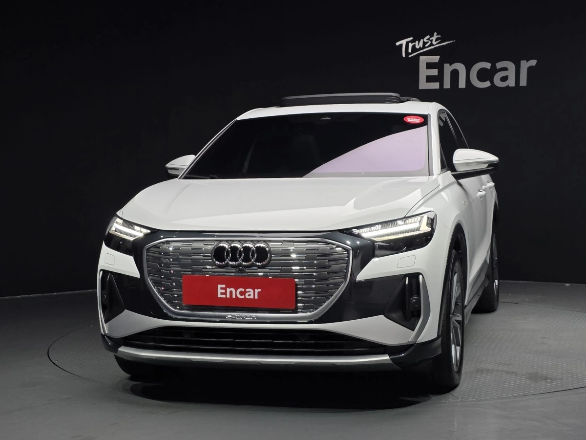 AUDI Q4 E-TRON F4